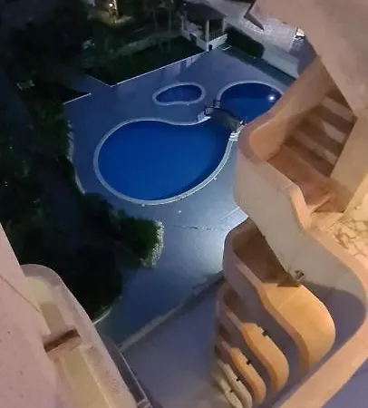 Precioso Con Piscina, Y Cerca De La Playa Apartment